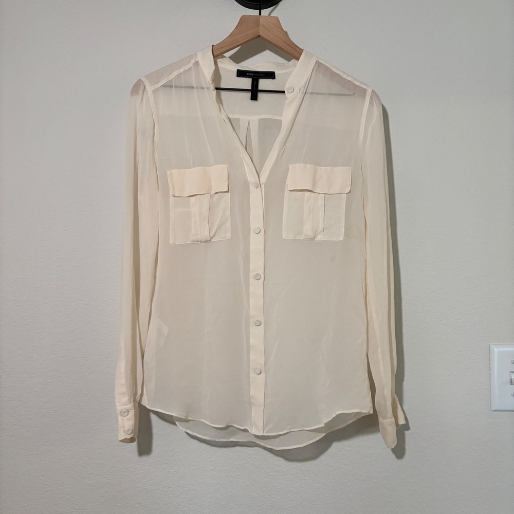 BCBGMAXAZRIA Blouse Silk Button Down S 100% Silk Cream Quiet Luxury Chic